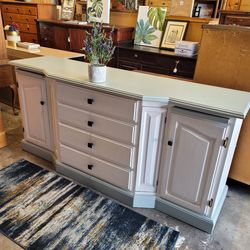 GORGEOUS WHITE BUFFET TABLE