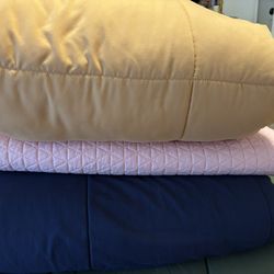 4 Twin Bedsheets And 1 Bed skirt 