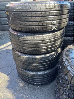 Tengo 4 llantas marca MICHELIN PRIMACY 265/60R18  por $240