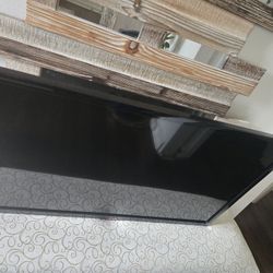 32 Inch LG Television 