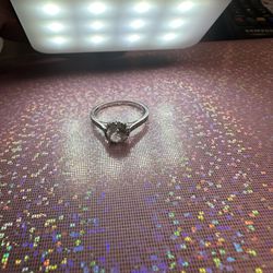 Beautiful engagement ring 10k real diamond 💎💍