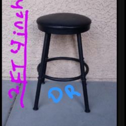 Bar Stool Like New Pickup Between M-F 2:00-5:40 S-S 200-4:40 Rainbow/95 Cash Only Read Description 