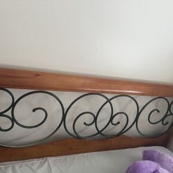 headboard 