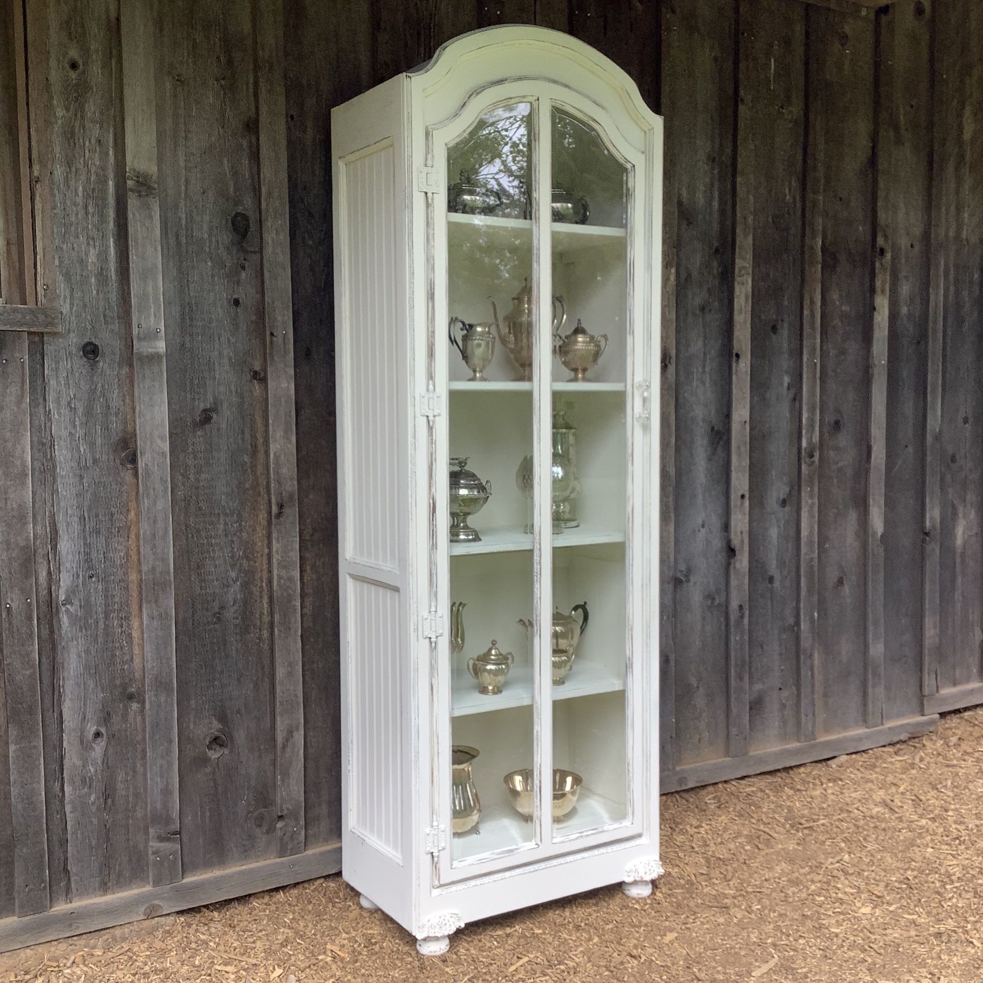 Farmhouse Hutch - Display Cabinet with Beveled Glass Door