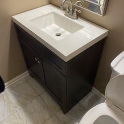 30 Inch vanity w/ Faucet And Sink 