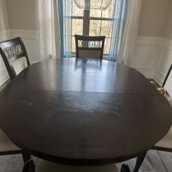 Great Condition 6-seater Solid Cherry wood Dining Table From Haverty