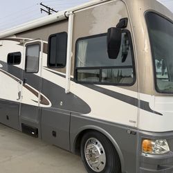🔥 2006 National Dolphin 5355 – Class A Motorhome – Low Miles – Financing Available
