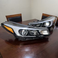 2017-18 KIA Forte Headlights 