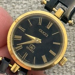 Vintage GUCCI Sherry Line Black Dial Gold Quarts Round  Working Watch Run
