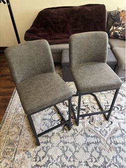 Grey Leather Bar/Kitchen Island Chair Set