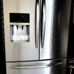 Counter Depth French Door Refrigerator 