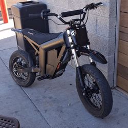 Tuttio Soleil 01 ( Looking For Trade Or Cash ) 