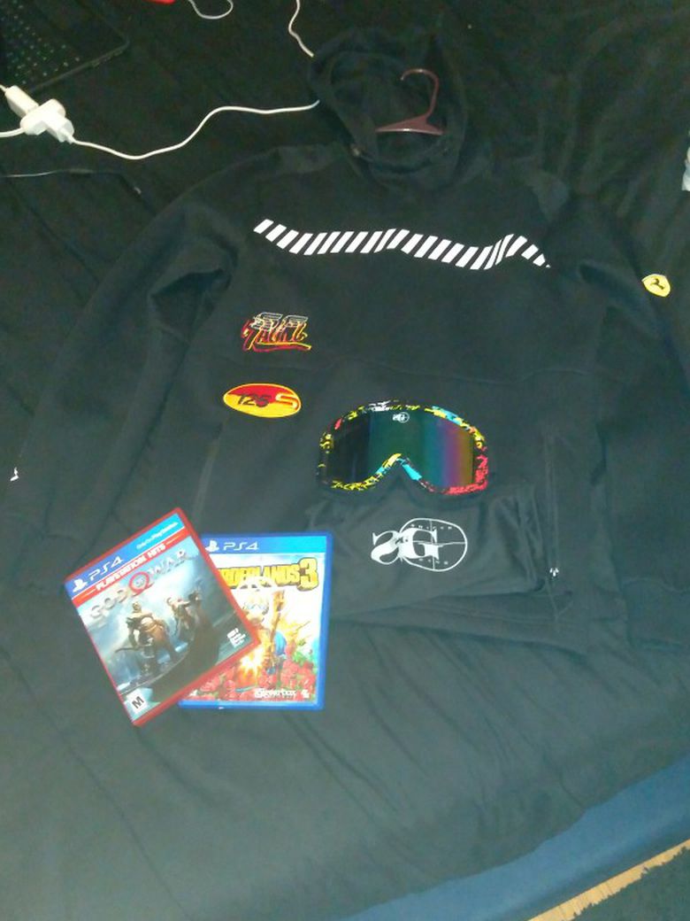 Brand New Puma Jacket With Goggles And Free Ps4 Games