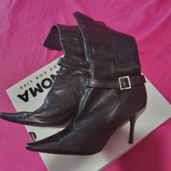 Calvin Klein Womens Boot 