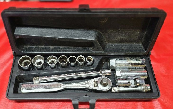 CRAFTSMAN 13 PCS 3/8" DRIVE 12 PT SET