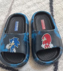 Sonic sandals