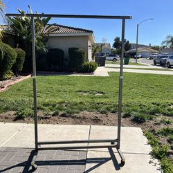 Metal Clothes Hanging Rack