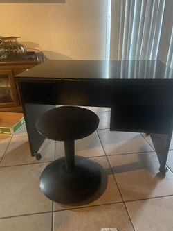 Desk With Chair
