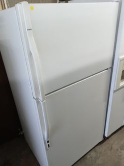 Kenmore white top freezer refrigerator - Free delivery