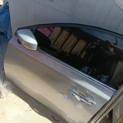 2019 Nissan Sentra Doorl