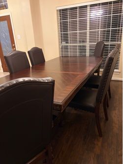 Dining room set for 6-8