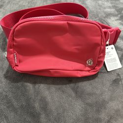 Lululemon Everywhere Belt Bag