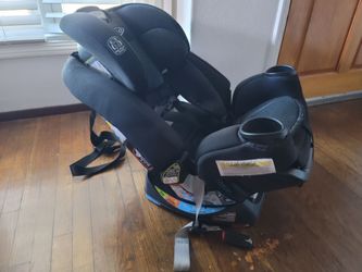 Graco 4ever2fit car seat in Pasadena