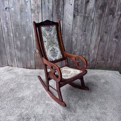 Rocking Chair 