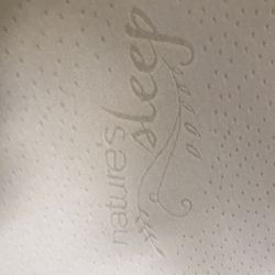 Nature’s Sleep Queen 8” Memory Foam Mattress