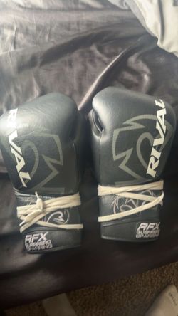 Rival boxing gloves