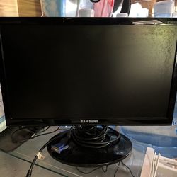Samsung Computer Monitor 