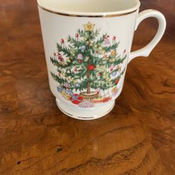 Christmas Tree Mug By Lefton China. 
