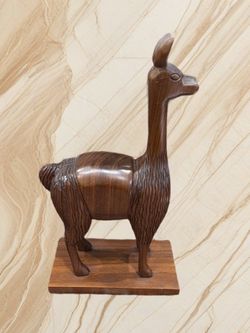 VINTAGE WOODEN HANDCARVED LLAMA.8”x4”