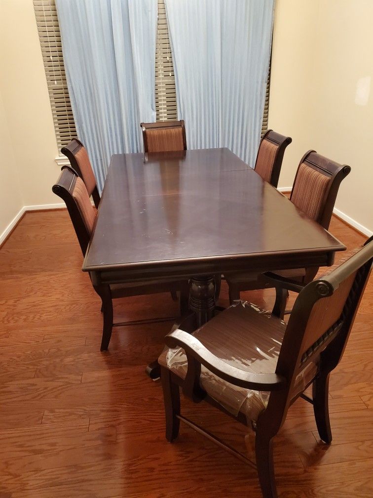 Price Reduced 20%-Dining Set, Table And 6 Chairs