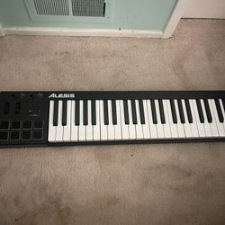 Alesis V49