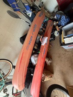 3 kayaks + stand