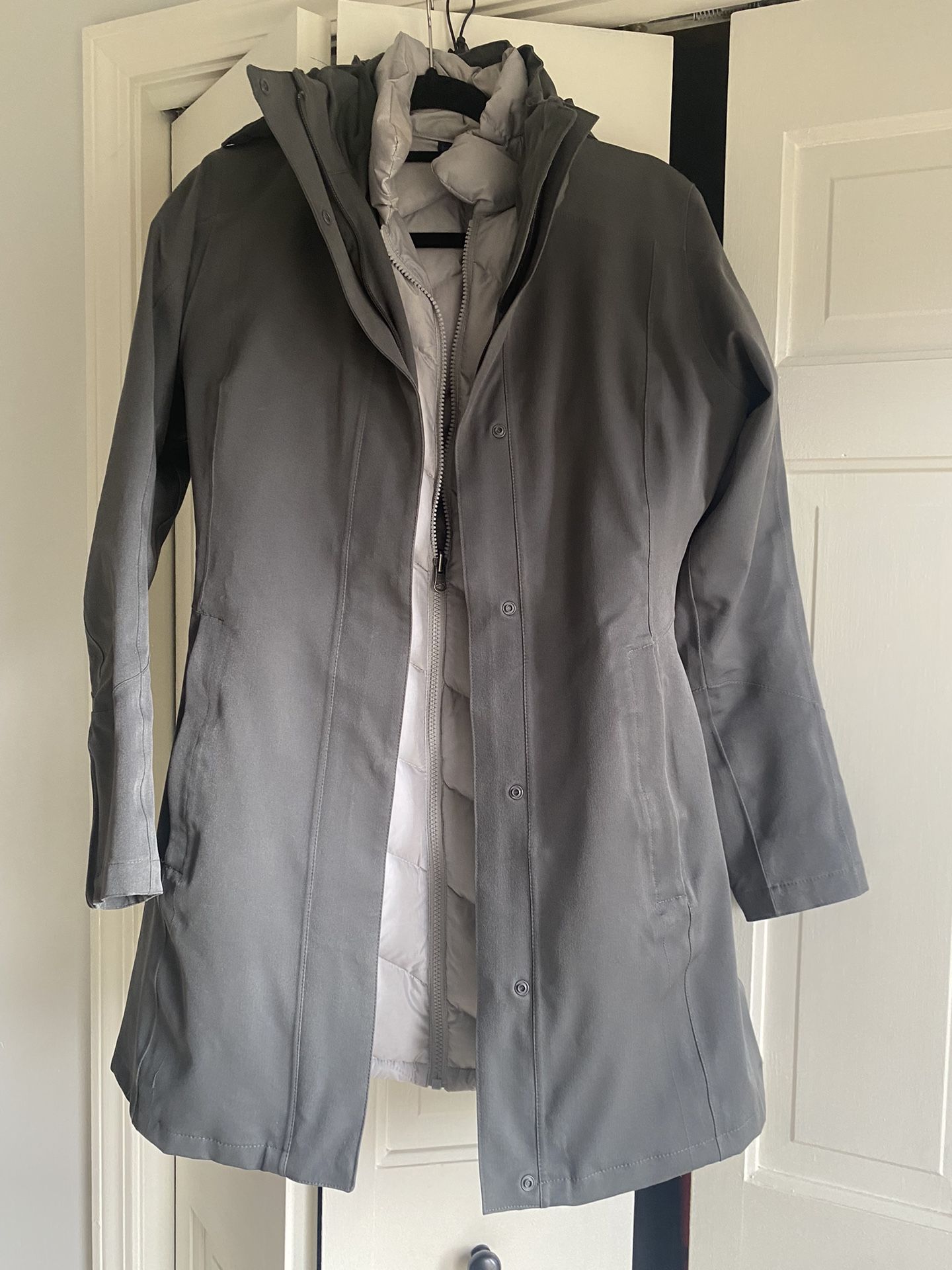 Patagonia Tres Down Parka-retail 699- Woman’s Size Small