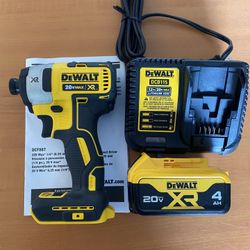 DEWALT XR BRUSHLESS 3 SPEED IMPACT DRILL KIT ; 1 Battery + Charger )