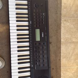 Yamaha Per-E273 Electronic Piano/keyboard 