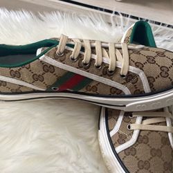 GG Mens Shoes Size 9.5