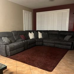 Sectional couch 