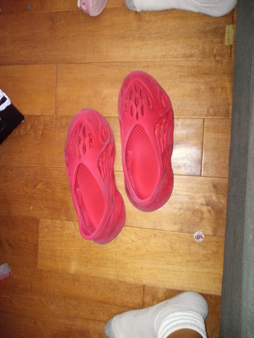 Red Foam Runners