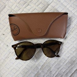 Ray Ban Sunglasses by Luxottica 100% UV protection