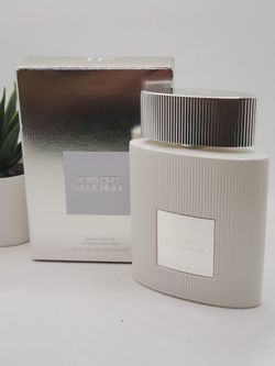 TOM FORD 

Soleil Neige Eau de Parfum 

3.4 fl ⭐️
