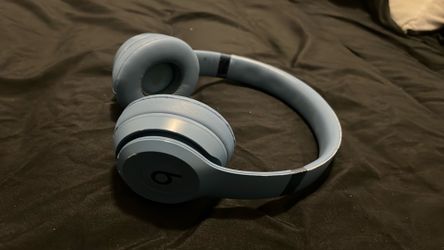 Bluetooth Head Phones(Beats)