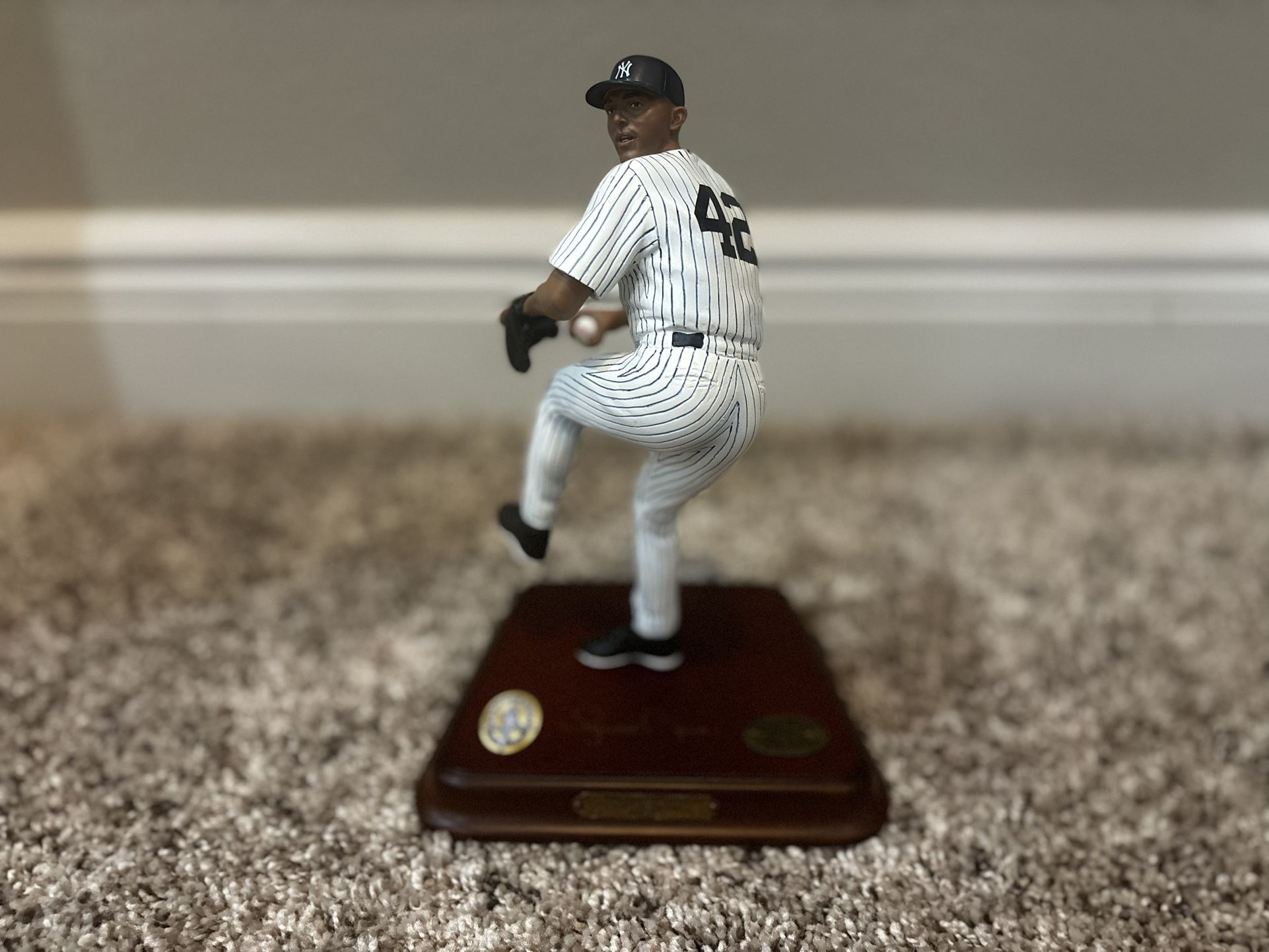  Danbury Mint Mariano Rivera Figurine #0996 – With Box & COA