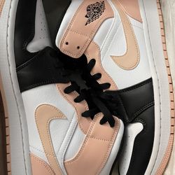 AIR JORDAN 1 MID Arctic Orange  SIZE 10