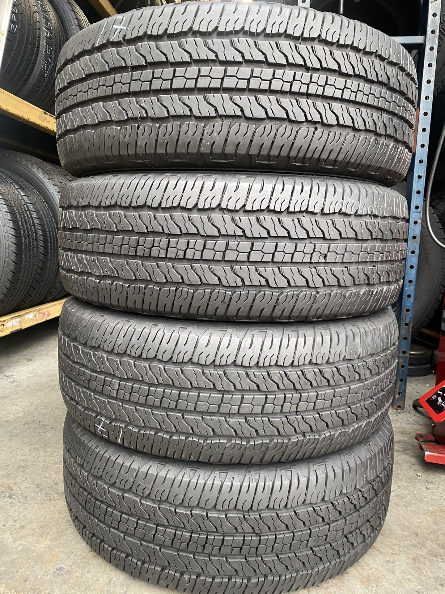 4 tires Like New Goodyear Wrangler 255/65/R17