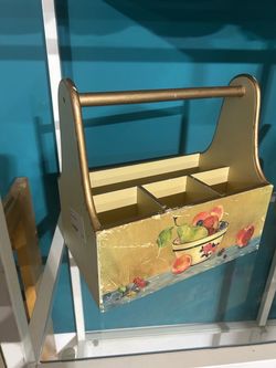 Utensil holder