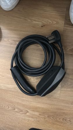 Tesla mobile Charger